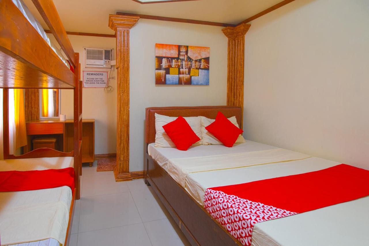 Oyo 788 Lisa'S Guesthouse Moalboal Esterno foto