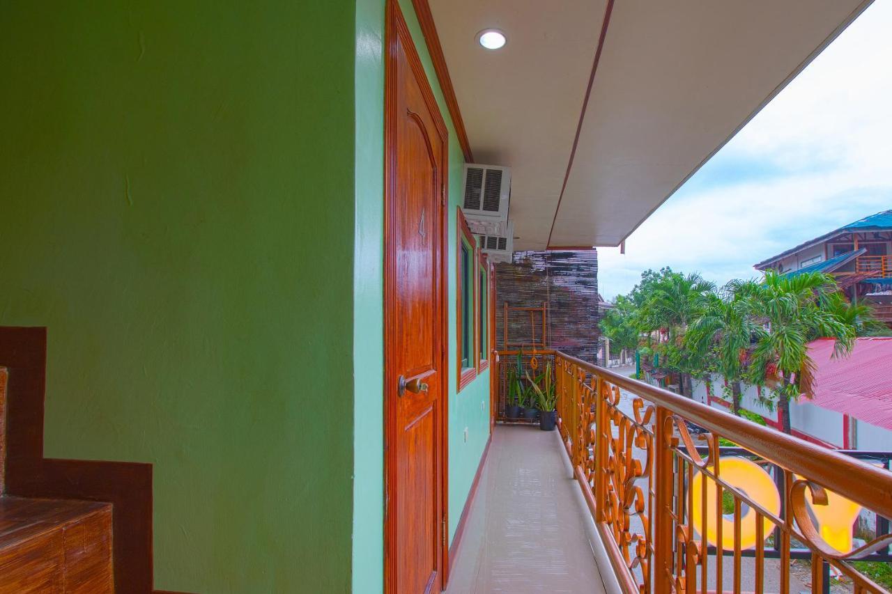 Oyo 788 Lisa'S Guesthouse Moalboal Esterno foto
