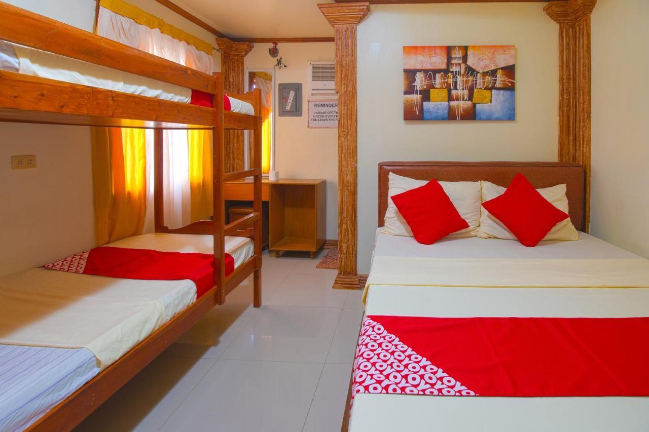 Oyo 788 Lisa'S Guesthouse Moalboal Esterno foto
